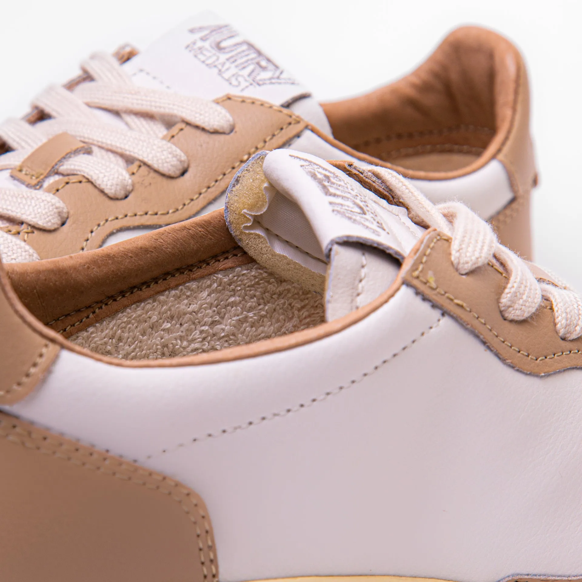 AUTRY SNEAKERS MEDALIST AULM-WB 51