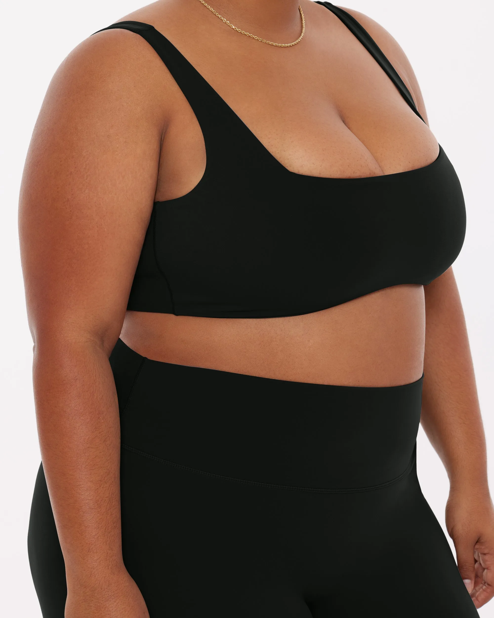 Curve Hem Scoop Neck Padded Sports Bra