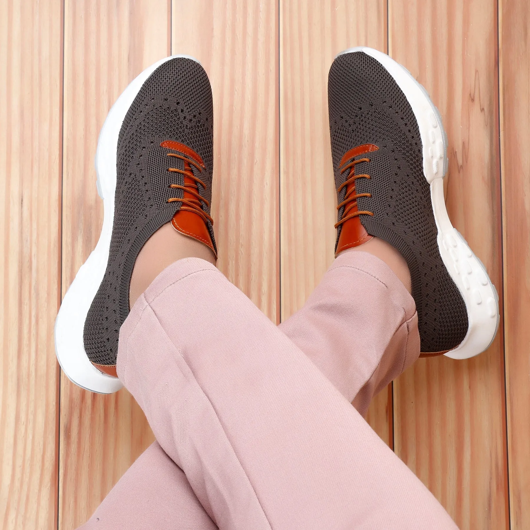 Men's Stylish Breathable Knitted Casual Sports Lace-Up Shoes