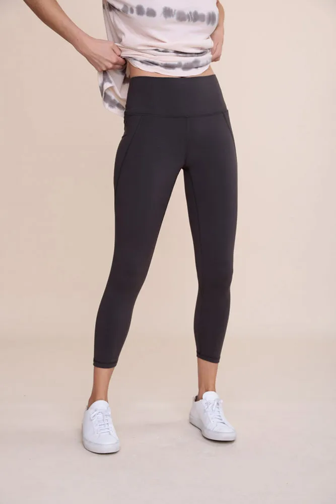 Mono B Essential Solid High-Waist Capri Leggings