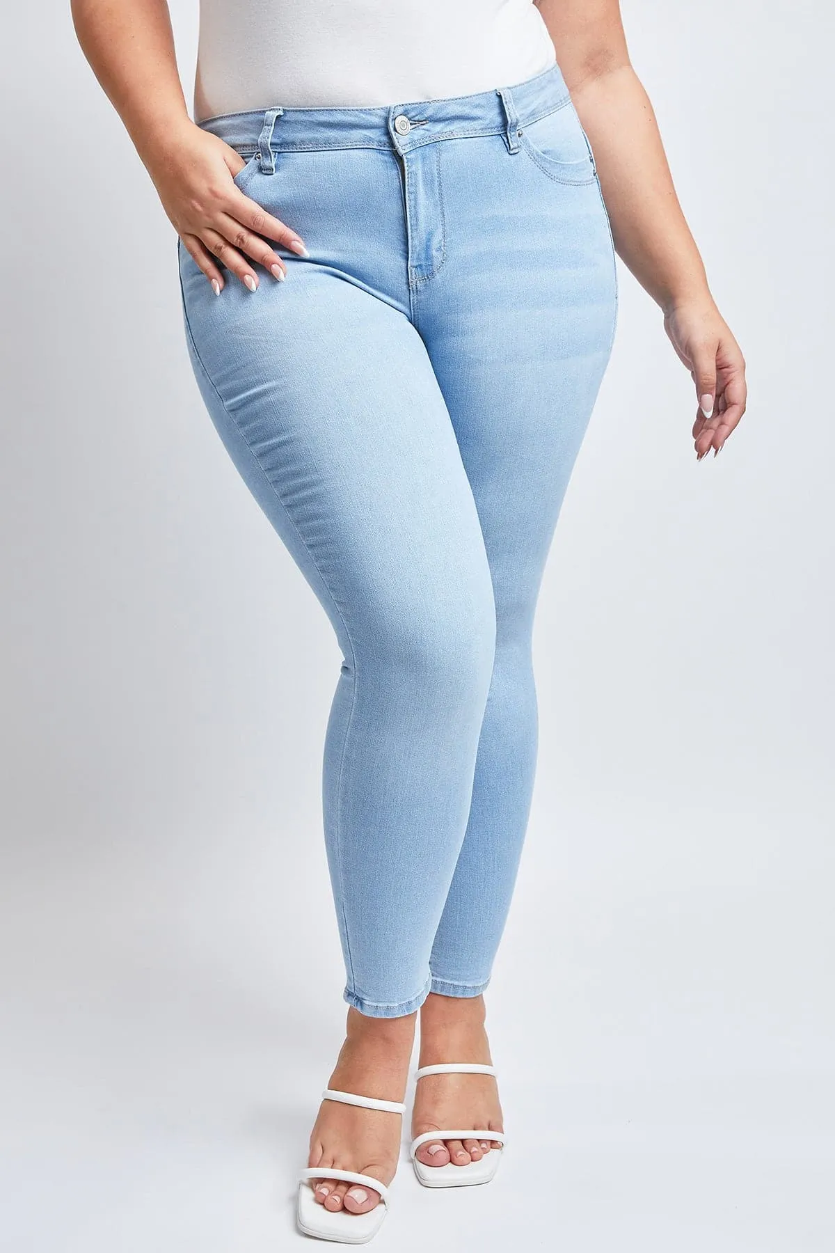 Plus Size Women's Sustainable WannaBettaButt Skinny Jeans