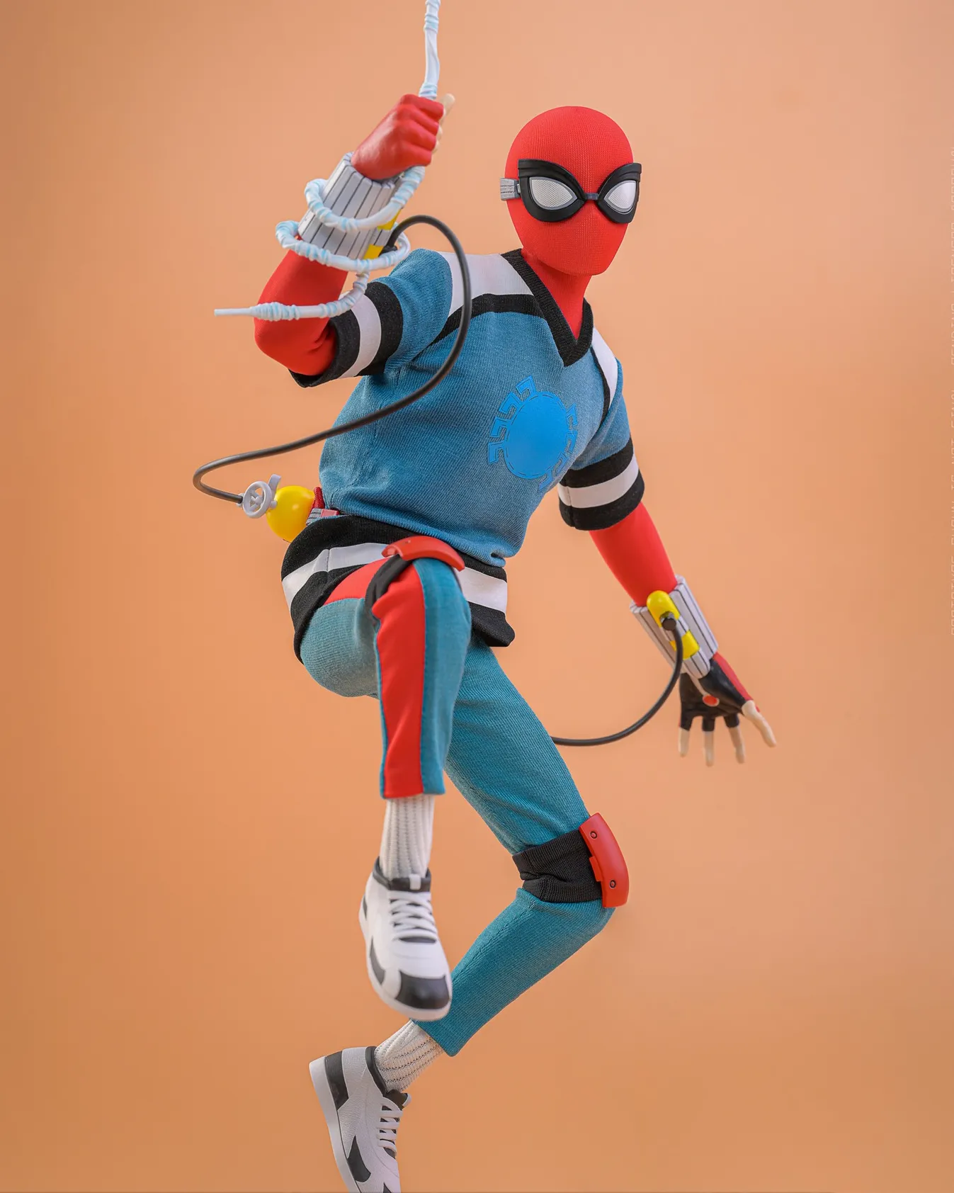 Preorder! Hot Toys HONŌ STUDIO HS07 Your Friendly Neighborhood Spider-Man: Spider-Man (Homemade Suit) 1/6 Scale Collectible Figure