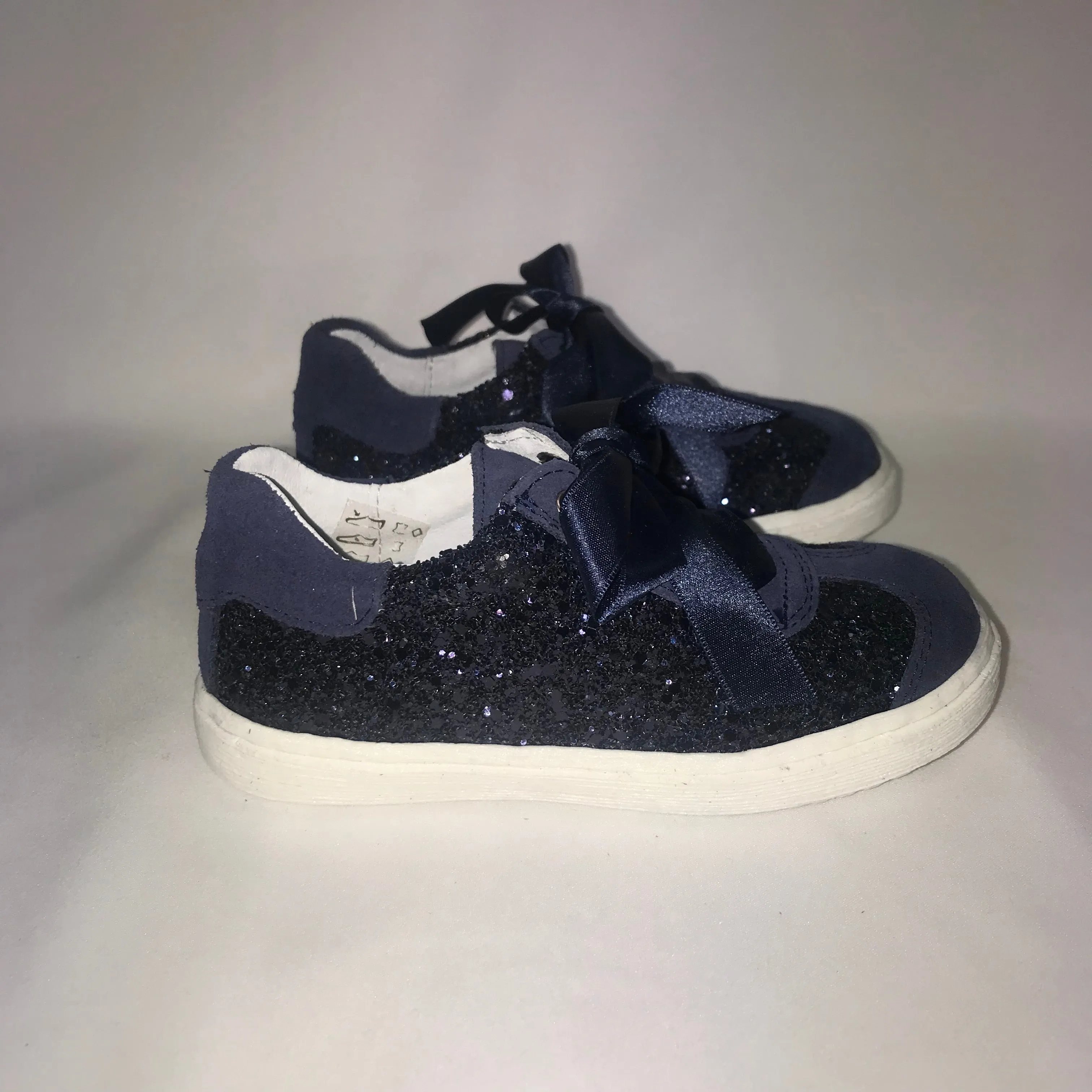 Rochy Navy Glitter Chelsea Sneakers