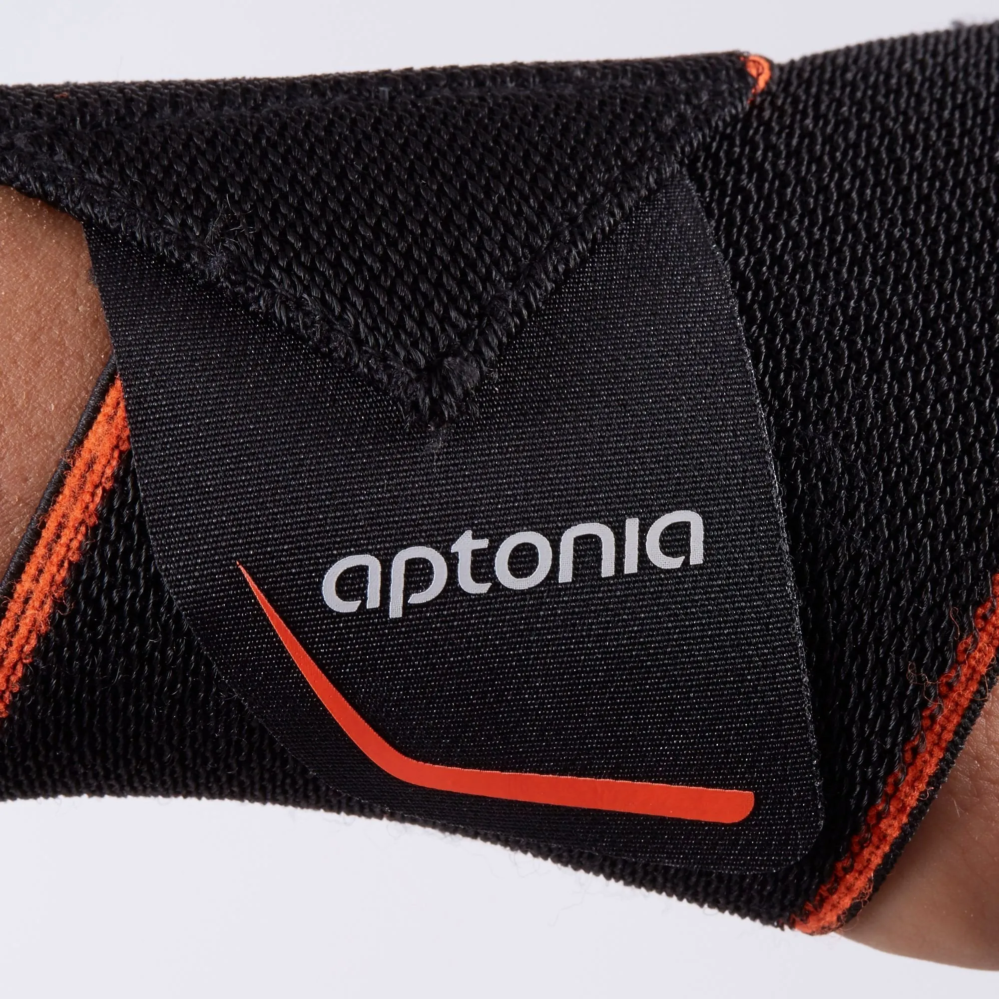 Soft Wrist Brace 300